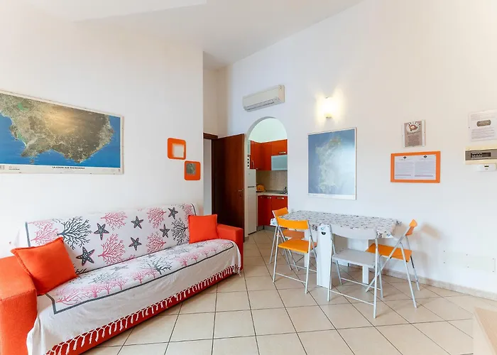 South Sardinia Holidays, 5 Minutes To Chia Apartman *